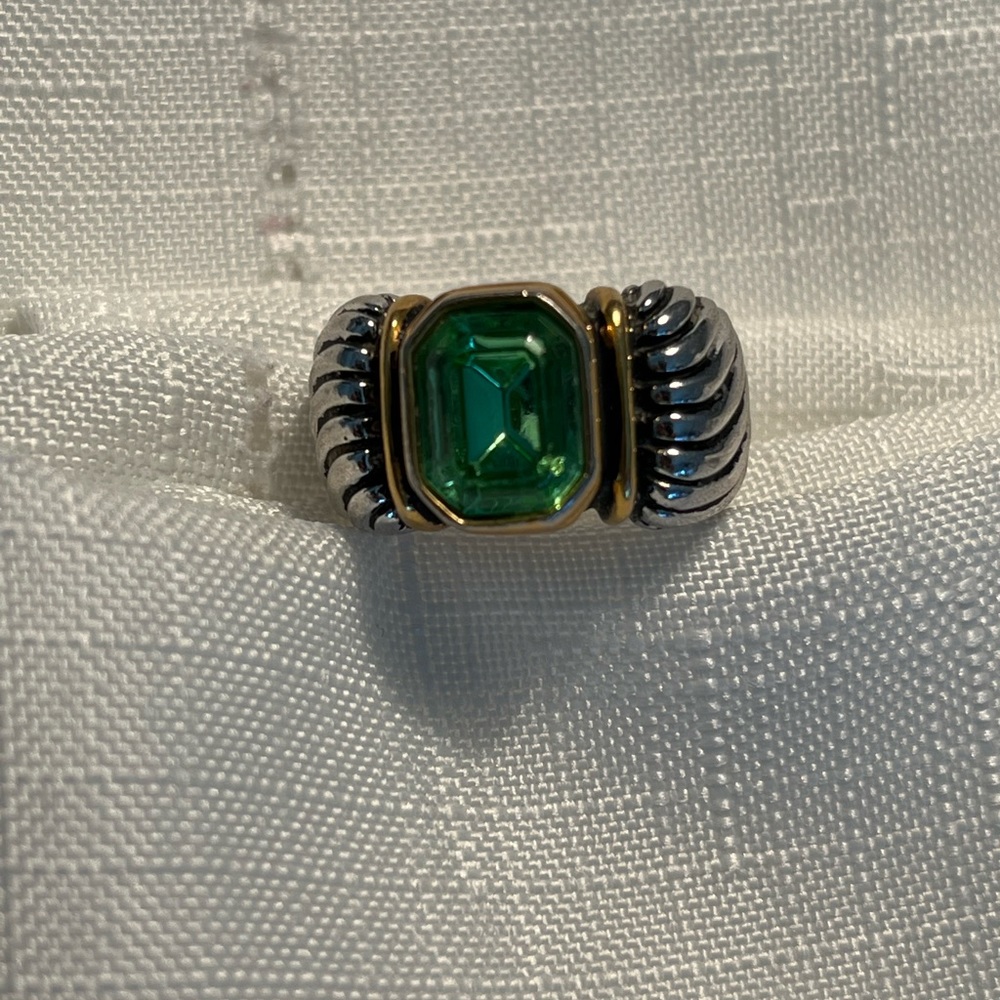 Silver & Green Ring, EUC, 7